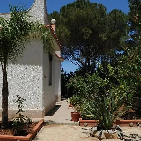Casa vacanze Casa Aisha Con Ampio Giardino Sul Mare