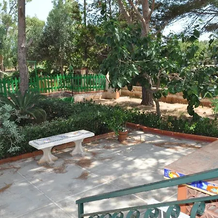 Casa Aisha Con Ampio Giardino Sul Mare Holiday home *